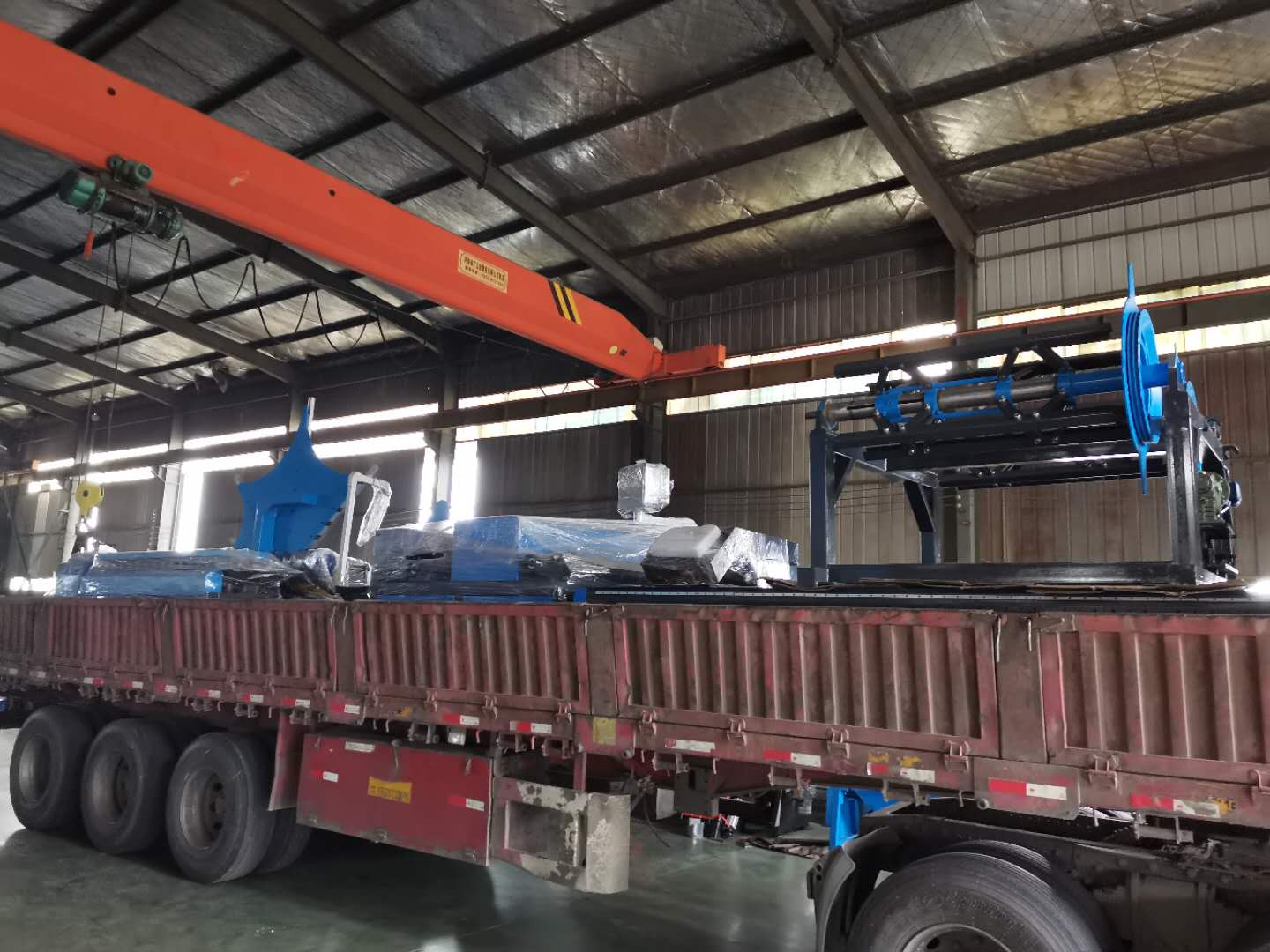 阜陽何總訂購螺旋風管機，風管生產二線全套設備